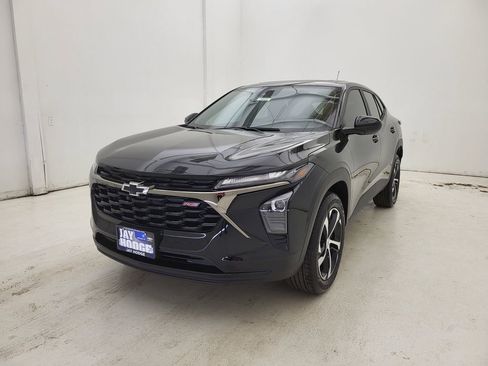 New 2026 Chevrolet Trax RS w/ Sunroof Package FWD image 18