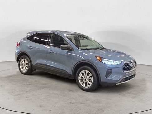 Used 2025 Ford Escape Active AWD/4WD image 3