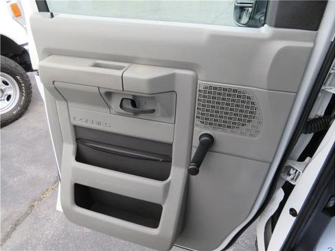 Used 2016 Ford E-350 and Econoline 350 Super Duty image 14