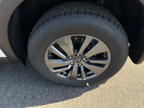 New 2026 Nissan Pathfinder SV AWD/4WD image 9