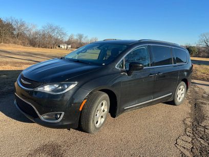 Used 2017 Chrysler Pacifica Touring-L Plus