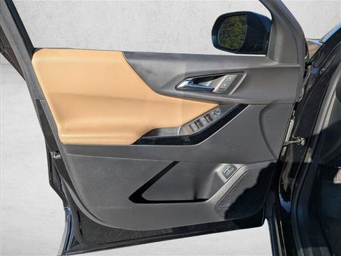 Used 2025 Chevrolet Equinox ACTIV w/ Safety and Technology Package image 23