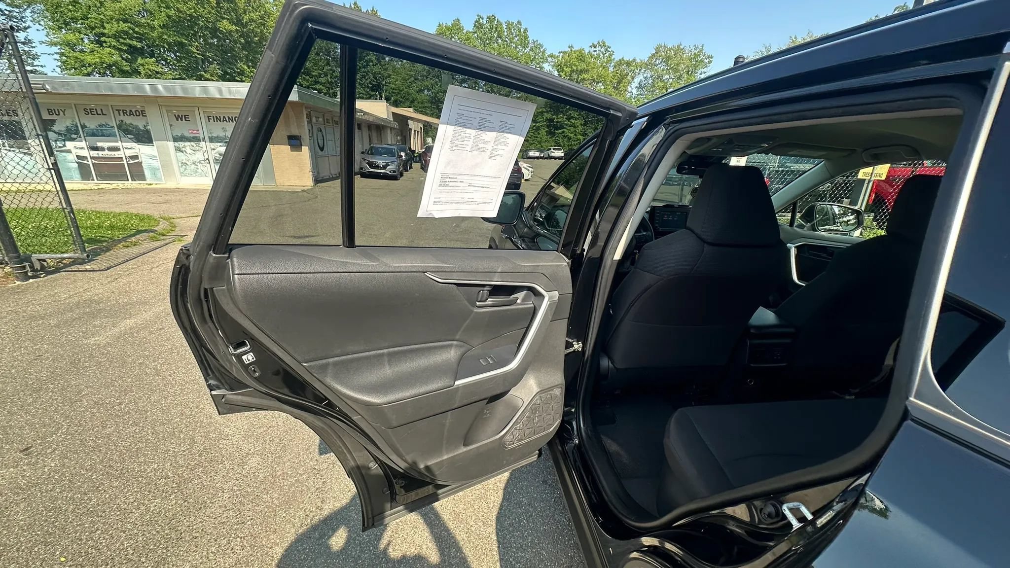Used 2020 Toyota RAV4 LE AWD/4WD image 27