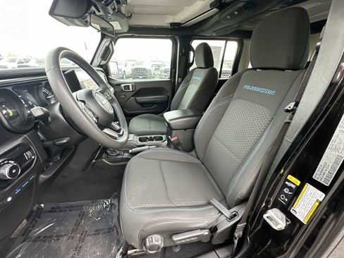 Used 2024 Jeep Wrangler Unlimited Rubicon 4xe image 13