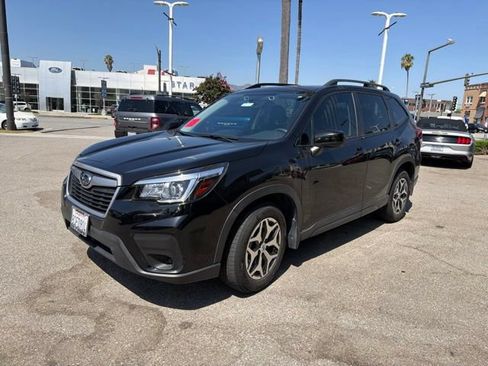 Used 2020 Subaru Forester Premium AWD/4WD image 3