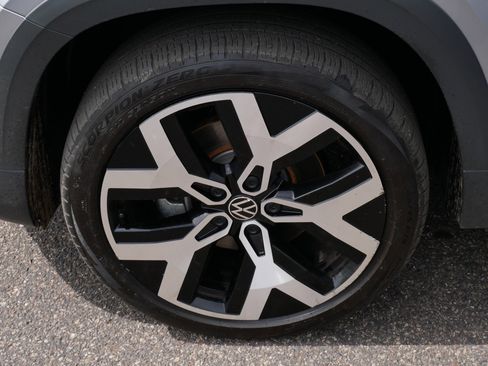 Certified 2023 Volkswagen Taos SEL AWD/4WD image 15