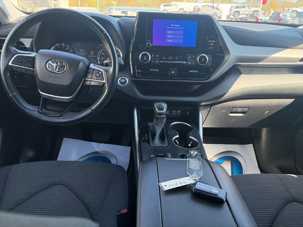 Used 2023 Toyota Highlander LE FWD image 16