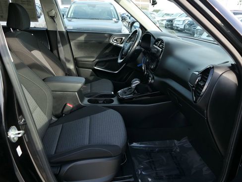 Used 2023 Kia Soul EX image 26