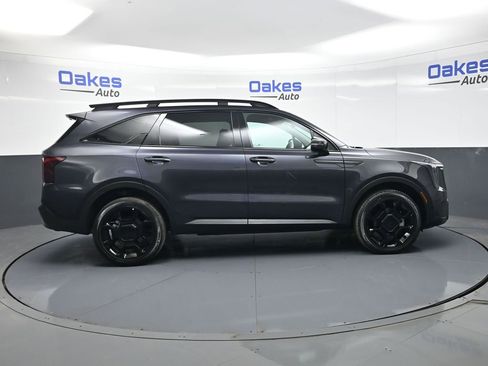 Certified 2025 Kia Sorento X-Line EX image 9