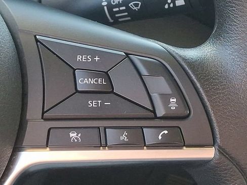 Used 2024 Nissan Sentra SV FWD image 22