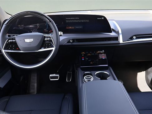 New 2026 Cadillac Vistiq Sport image 15