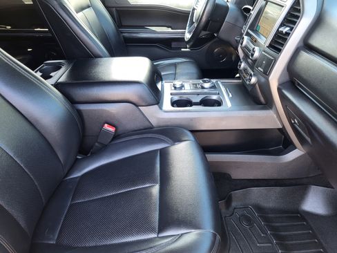 Used 2019 Ford Expedition XLT w/ Equipment Group 201A AWD/4WD image 11