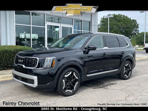 Used 2024 Kia Telluride EX w/ EX Captain's Chair Package FWD image 1