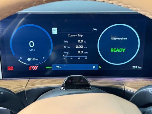 Used 2025 Hyundai Santa Fe Limited image 15