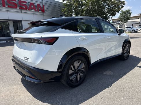 Certified 2023 Nissan Ariya AWD/4WD image 9