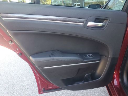 Used 2022 Chrysler 300 Touring image 17