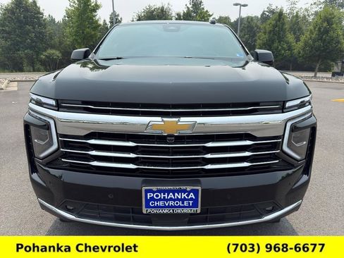 Used 2025 Chevrolet Suburban LT w/ Comfort Package AWD/4WD image 2
