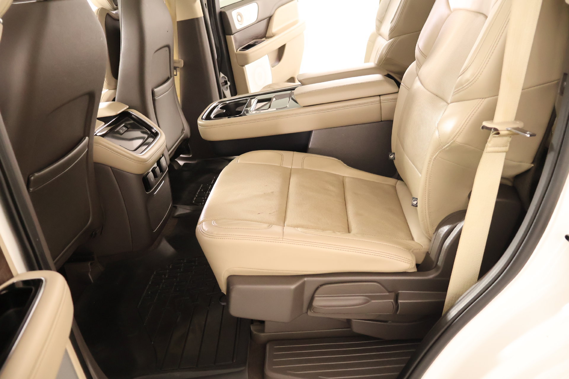 Used 2023 Lincoln Navigator Reserve AWD/4WD image 12
