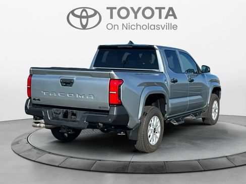 Used 2024 Toyota Tacoma SR image 5
