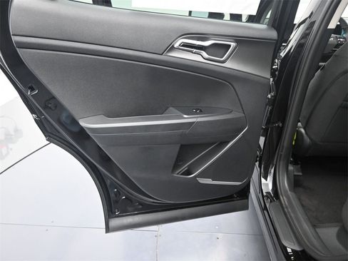 New 2026 Kia Sportage LX image 16