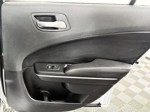 Used 2019 Dodge Charger SXT w/ Leather Interior Group image 39