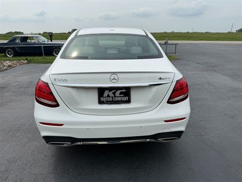 Used 2017 Mercedes-Benz E 300 4MATIC image 8