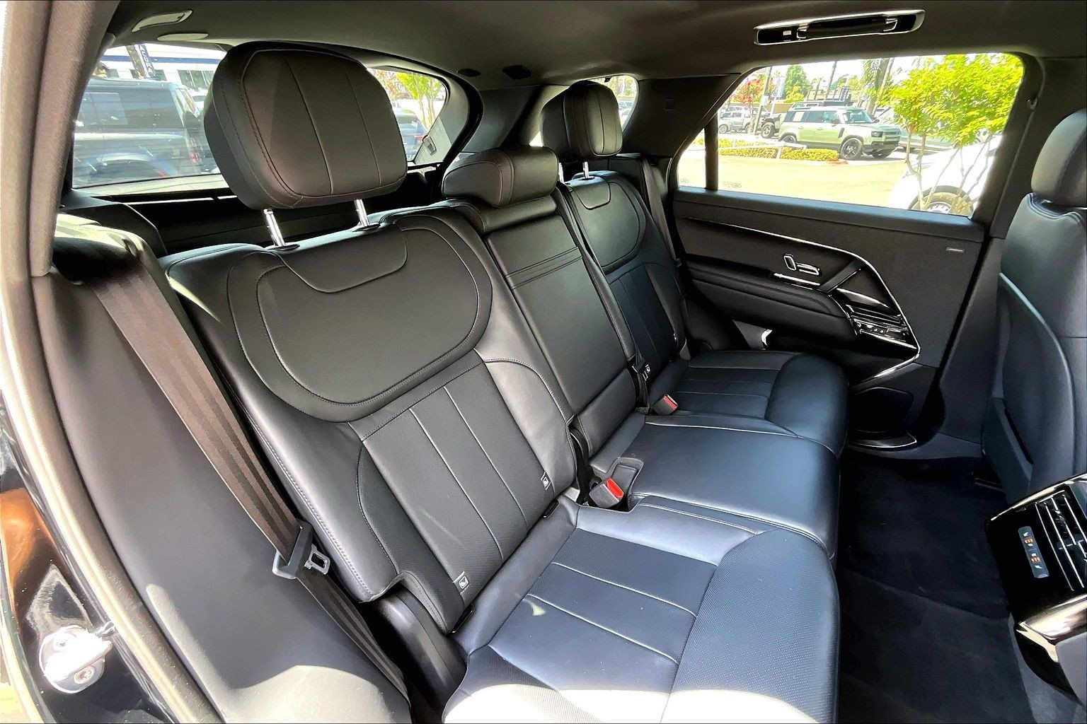 Certified 2023 Land Rover Range Rover Sport SE AWD/4WD image 23