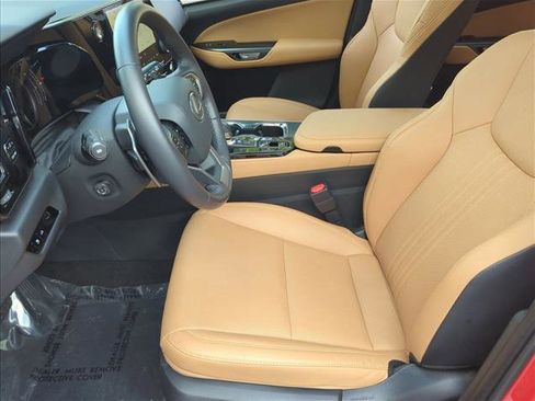 Used 2025 Lexus NX 250 FWD w/ Towing Package (2000 Lbs) image 17
