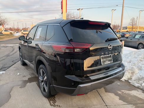 Certified 2024 Nissan Rogue SL w/ SL Premium Package image 6