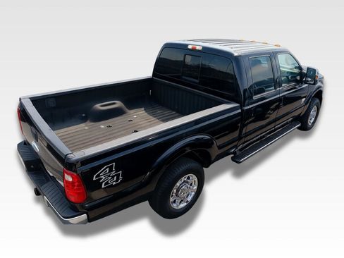 Used 2013 Ford F250 Lariat w/ Lariat Ultimate Pkg image 4