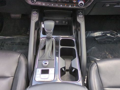 Certified 2025 Kia Telluride S FWD image 18