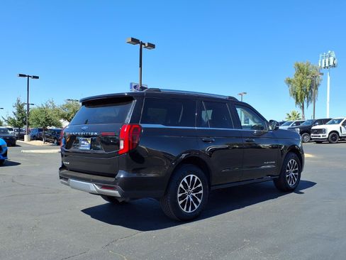 Certified 2025 Ford Expedition Platinum AWD/4WD image 6