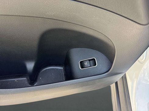 Used 2024 Mercedes-Benz GLS 450 4MATIC image 16