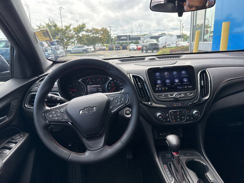 Used 2023 Chevrolet Equinox RS w/ RS Leather Package image 2