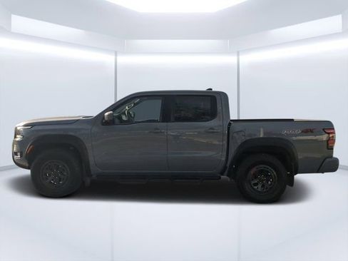 Used 2025 Nissan Frontier PRO-4X w/ Pro Convenience Package image 6