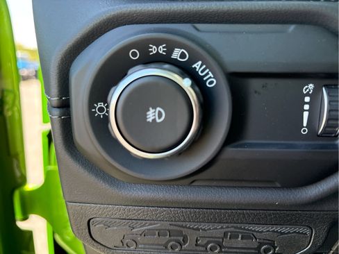 New 2025 Jeep Wrangler Unlimited Rubicon image 33