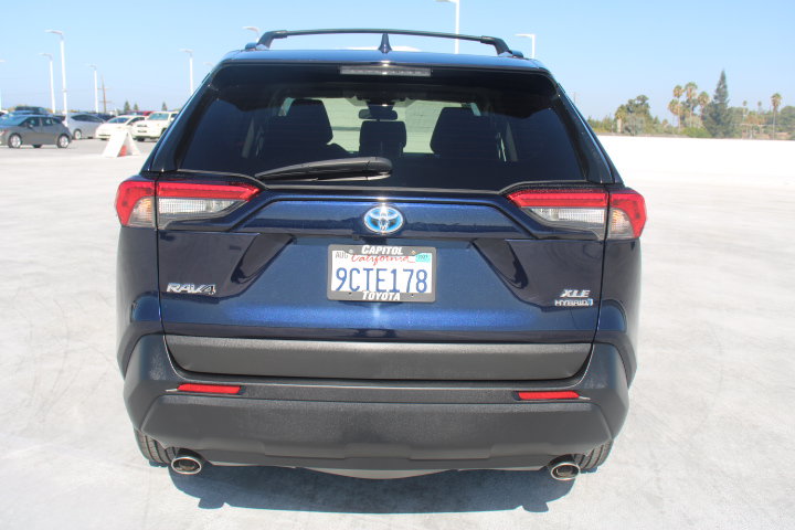 Certified 2022 Toyota RAV4 XLE w/ Convenience Package AWD/4WD image 4