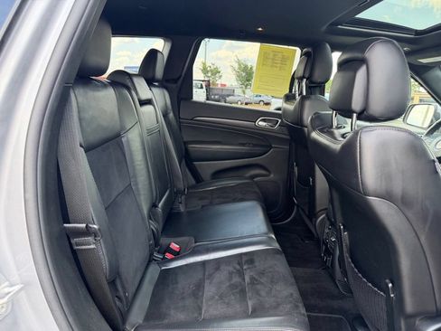 Used 2018 Jeep Grand Cherokee Altitude RWD image 37
