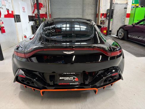 Used 2019 Aston Martin V8 Vantage Coupe RWD image 7
