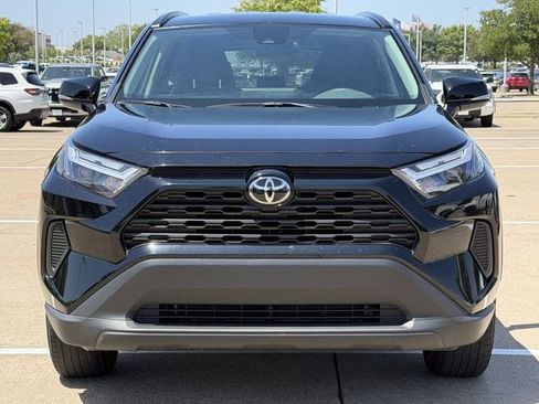 Used 2025 Toyota RAV4 XLE AWD/4WD image 8