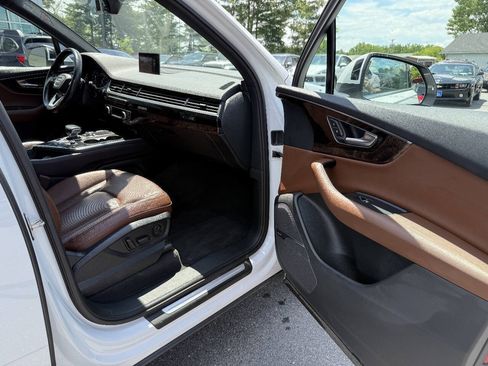 Used 2019 Audi Q7 3.0T Premium Plus w/ Premium Plus Package AWD/4WD image 10