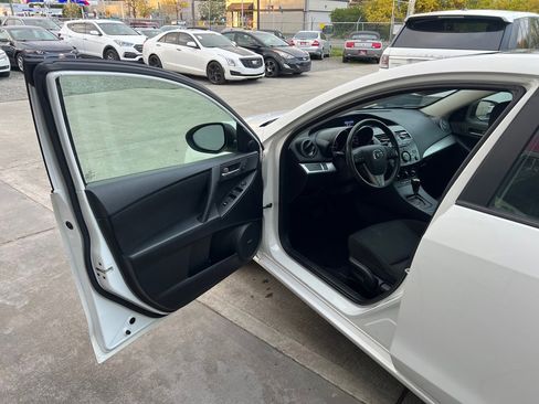 Used 2012 MAZDA MAZDA3 i Touring FWD image 9