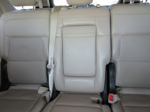 Used 2023 Ford Explorer Limited image 21