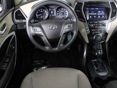 Used 2017 Hyundai Santa Fe Sport image 4