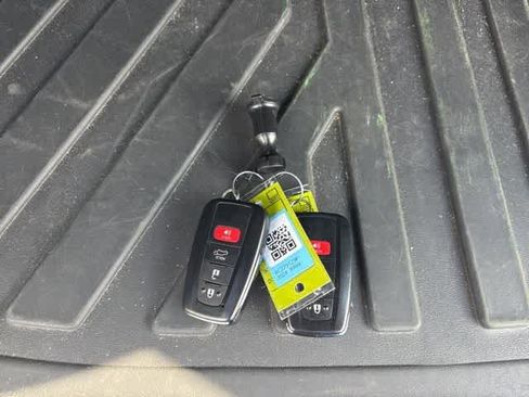 Used 2024 Toyota RAV4 XLE Premium image 25