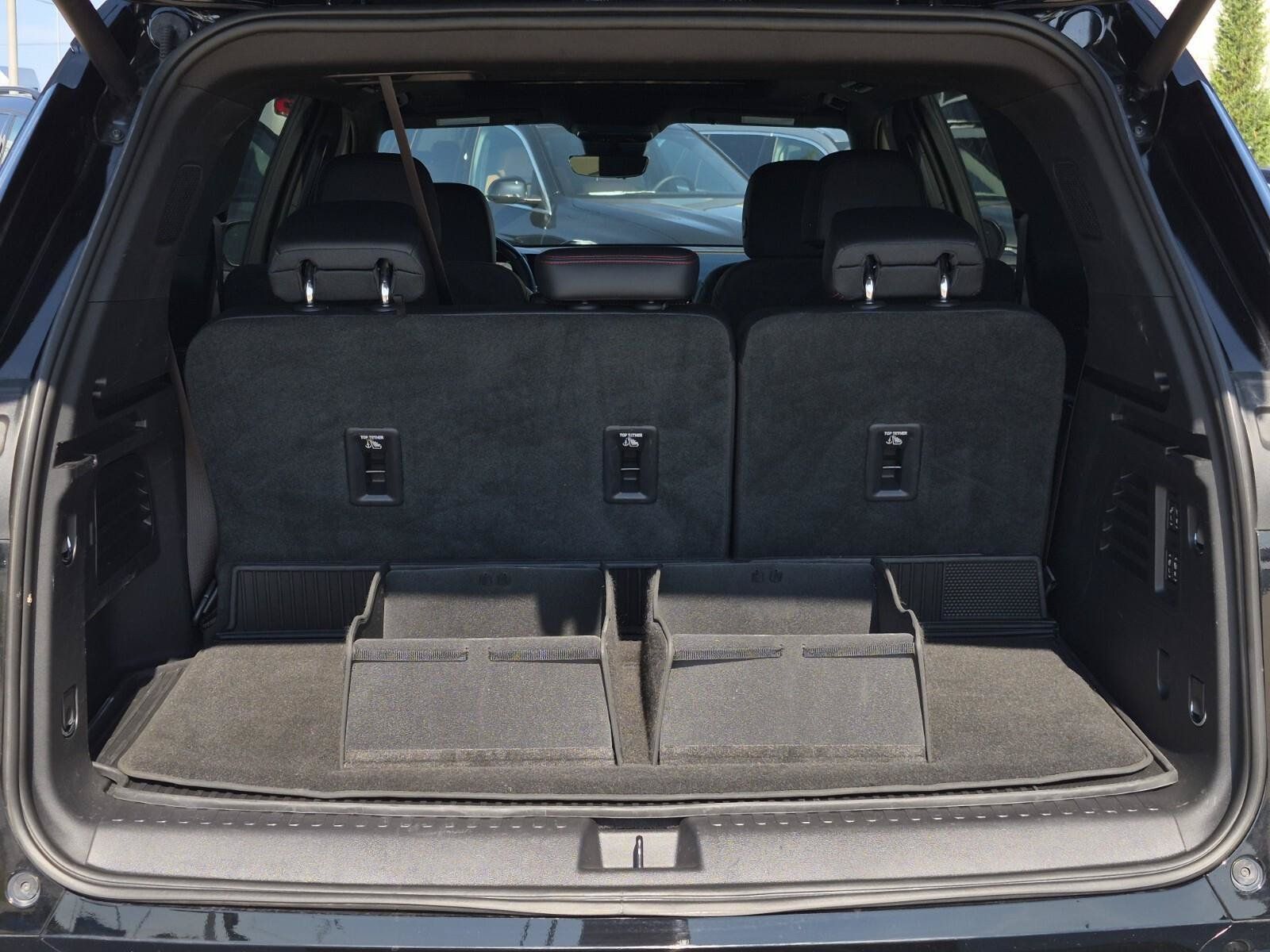 Used 2024 Chevrolet Traverse RS w/ LPO, Cargo Package FWD image 8