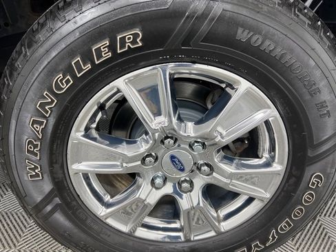 Used 2017 Ford F150 Lariat w/ Equipment Group 502A Luxury image 9