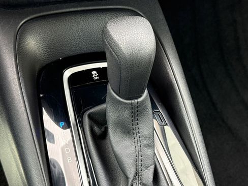 Used 2024 Toyota Corolla LE image 25