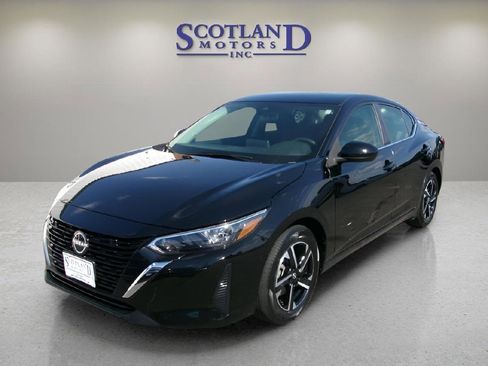 Used 2024 Nissan Sentra SV FWD image 2