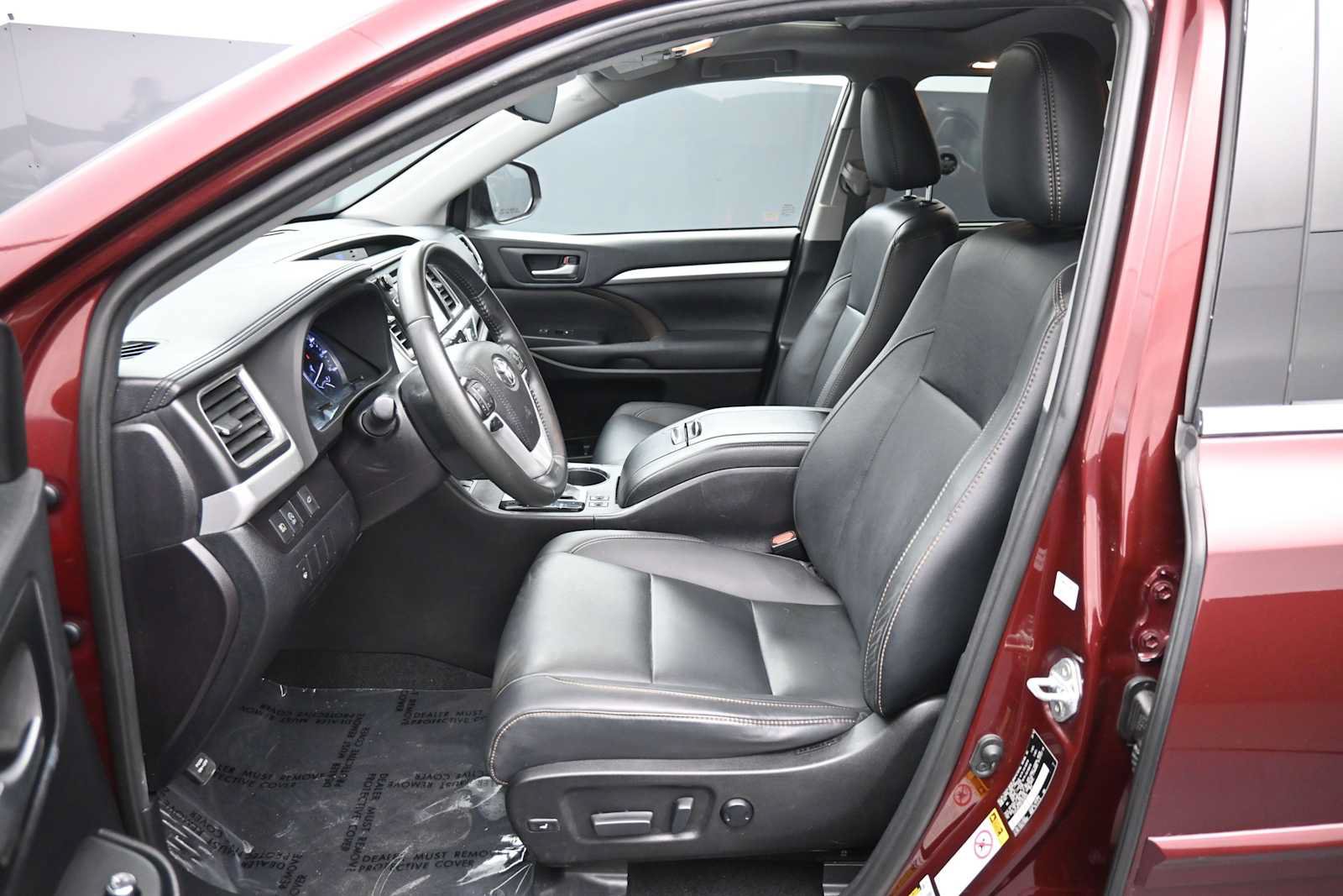 Used 2019 Toyota Highlander XLE w/ Protection Package #3 AWD/4WD image 18